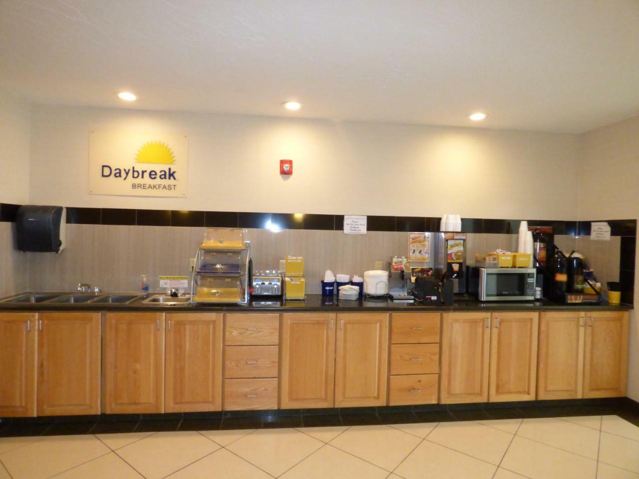 Days Inn By Wyndham Бріґем-Сіті Екстер'єр фото